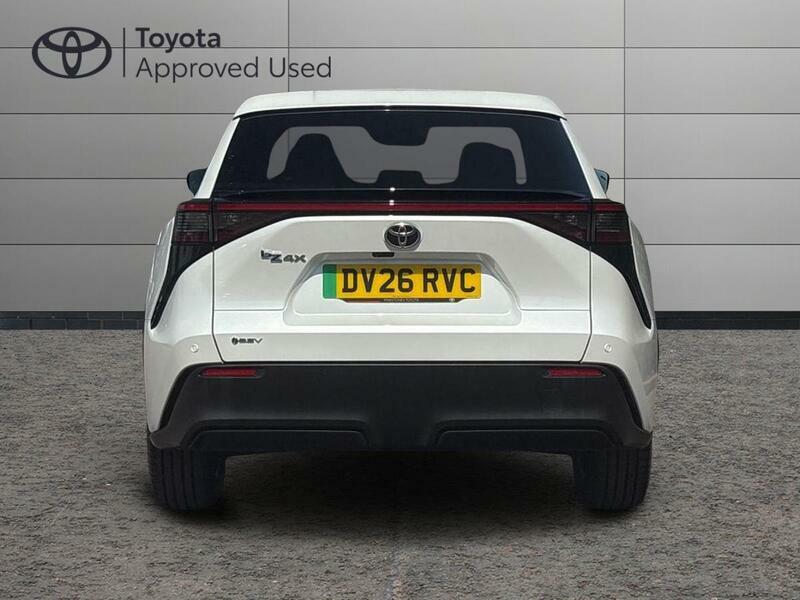 Toyota bZ4X 73.1Kwh Design Suv 224 Ps White #4