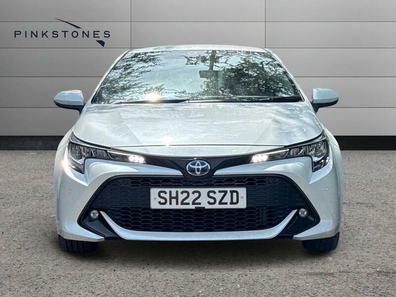 Toyota Corolla Icon White #8