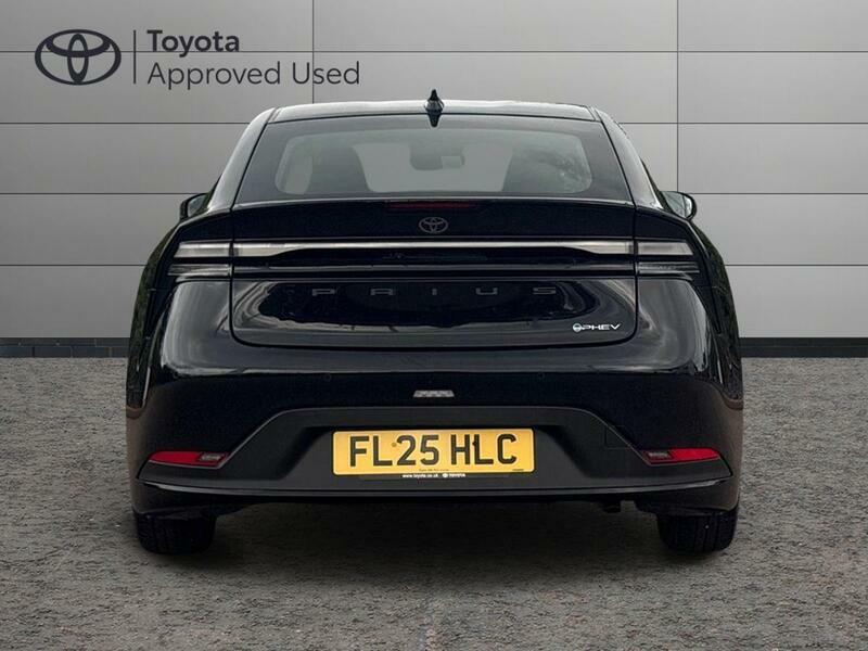 Toyota Prius 2.0 13.6Kwh Design Hatchback Plug-in Hy Black #4