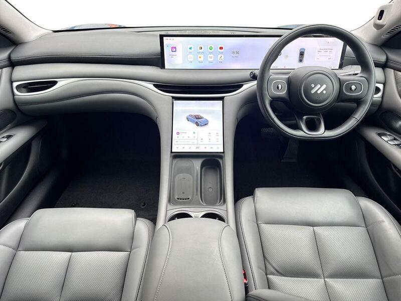 MG IM5 100Kwh Long Range Saloon 407 Ps White #11