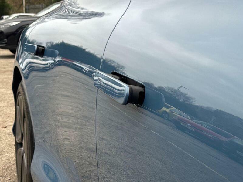 MG IM5 100Kwh Long Range Saloon 407 Ps White #27