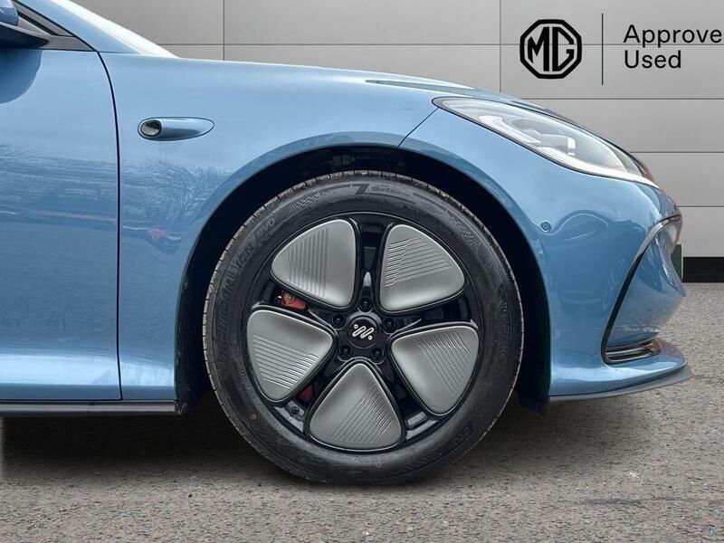 MG IM5 100Kwh Long Range Saloon 407 Ps White #9