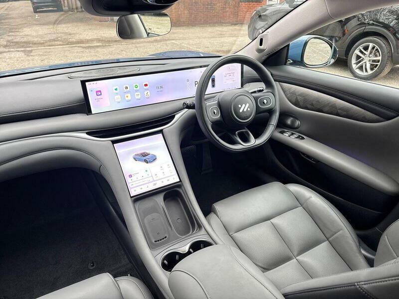 MG IM5 100Kwh Long Range Saloon 407 Ps White #29