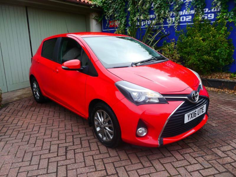 Toyota Yaris 1.33 Vvt-i Icon Red