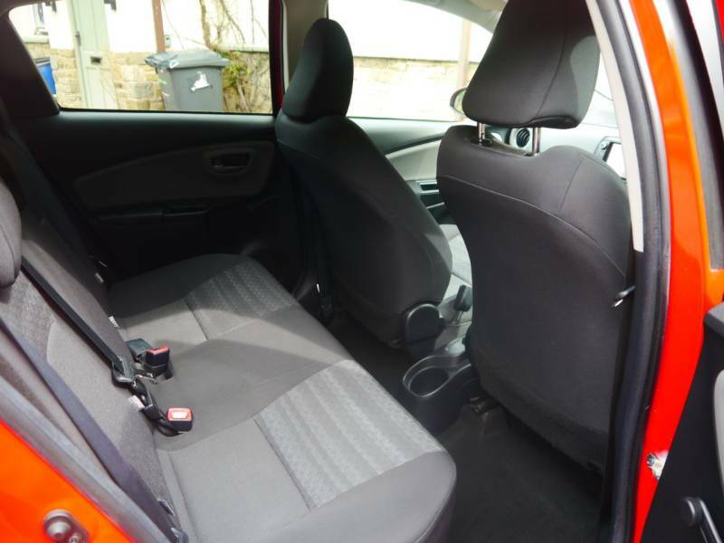 Toyota Yaris Hatchback Red #8
