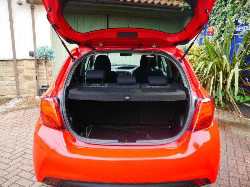 Toyota Yaris Hatchback Red #7