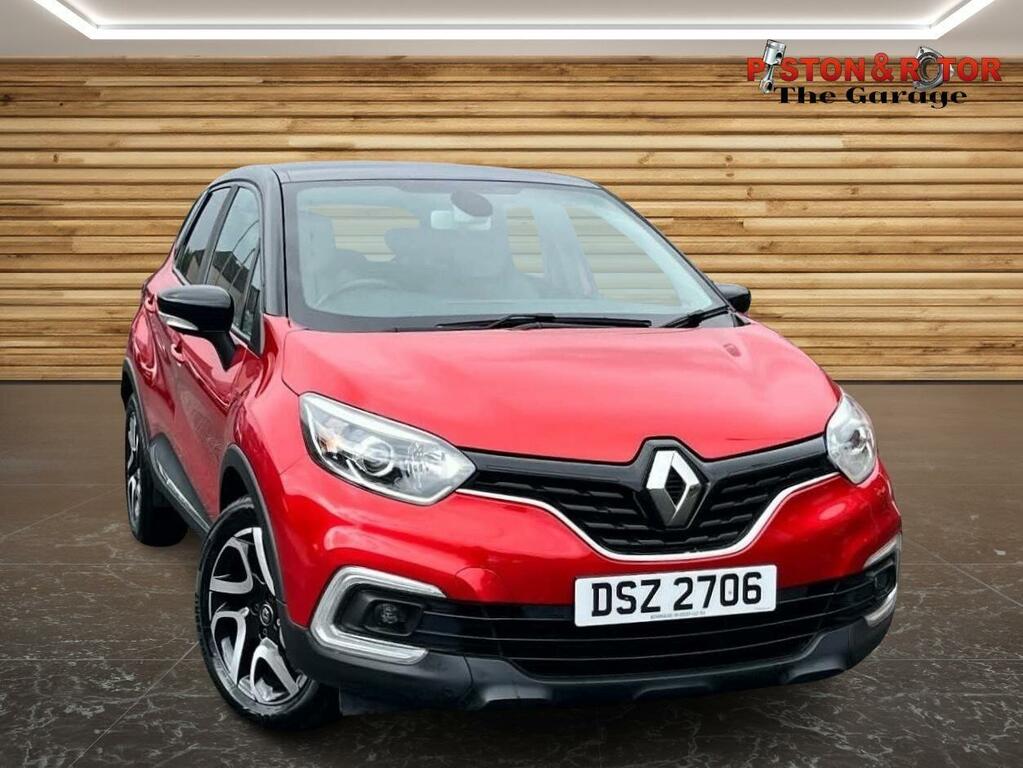 Renault Captur Iconic Red