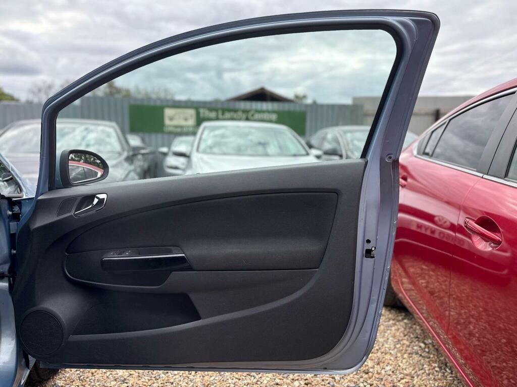 Vauxhall Corsa 1.4I 16V Sxi Black #20