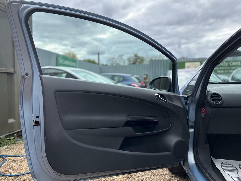 Vauxhall Corsa 1.4I 16V Sxi Black #19