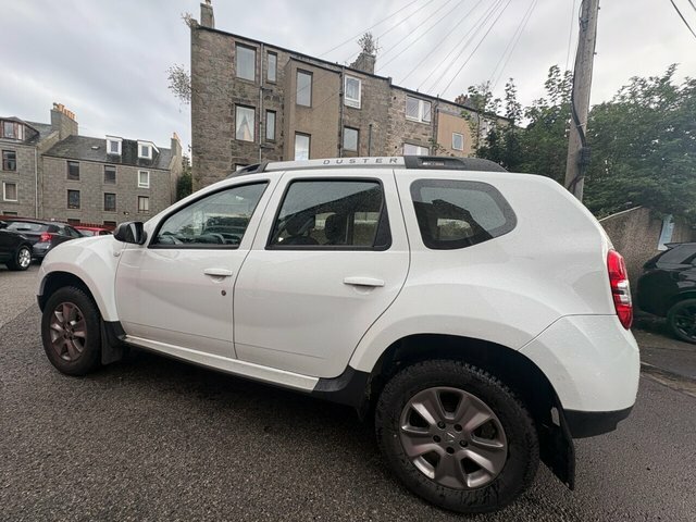 Dacia Duster Dci Laureate Suv White #2