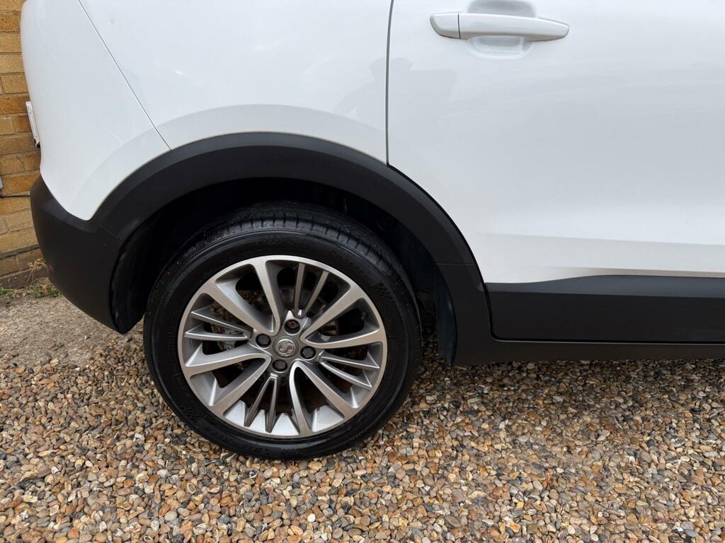 Vauxhall Crossland X White #19