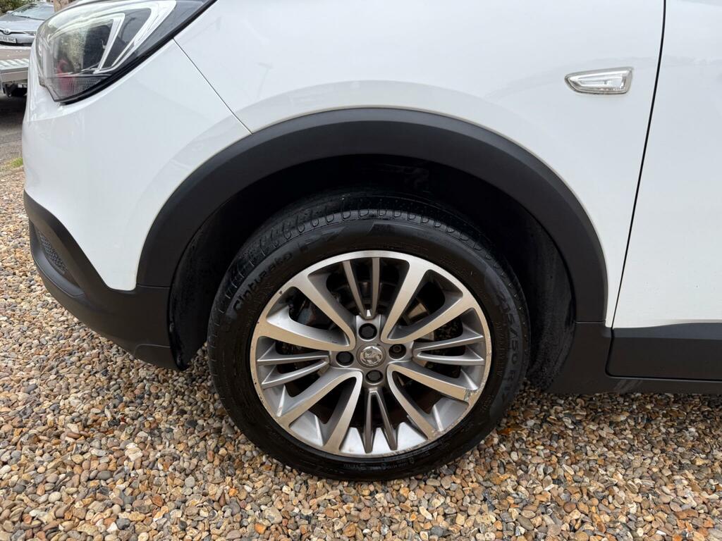 Vauxhall Crossland X White #16