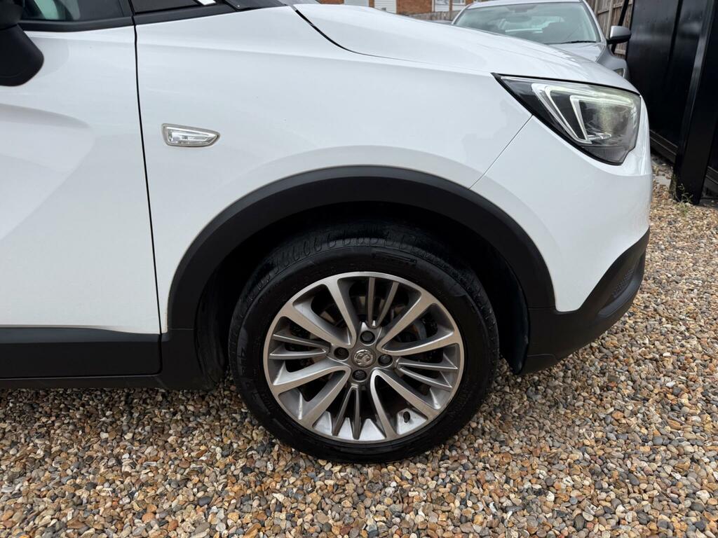Vauxhall Crossland X White #18
