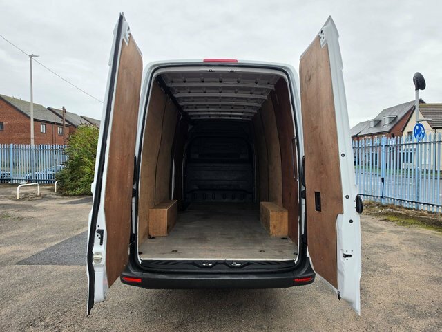 Mercedes-Benz Sprinter L2h2 114 Bhp White #7