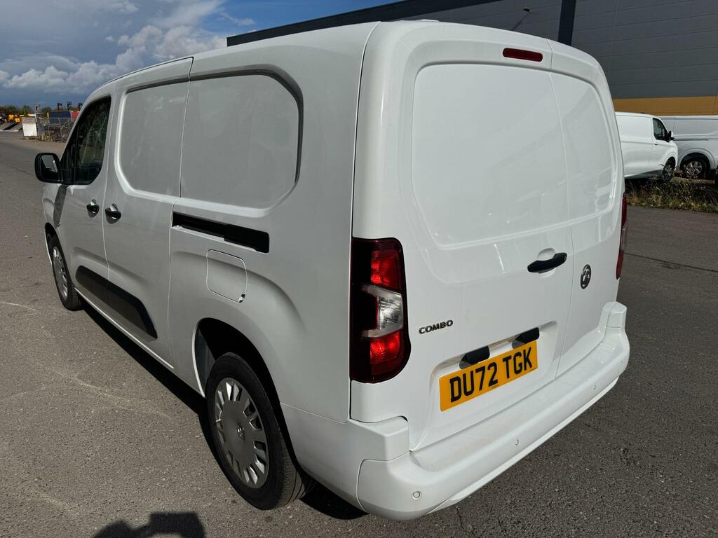 Vauxhall Combo 1.5 Turbo D 2300 Sportive L2 H1 Euro 6 6Dr White #5