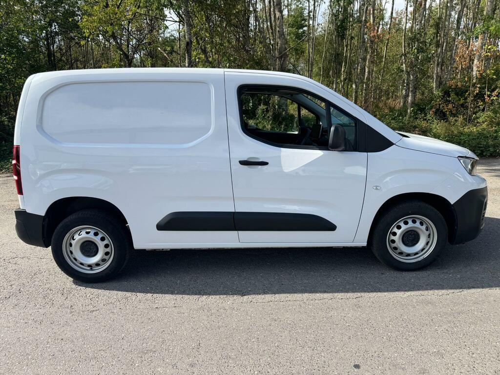 Peugeot Partner 1.5 Bluehdi 1000 Professional Premium Standard P White #2