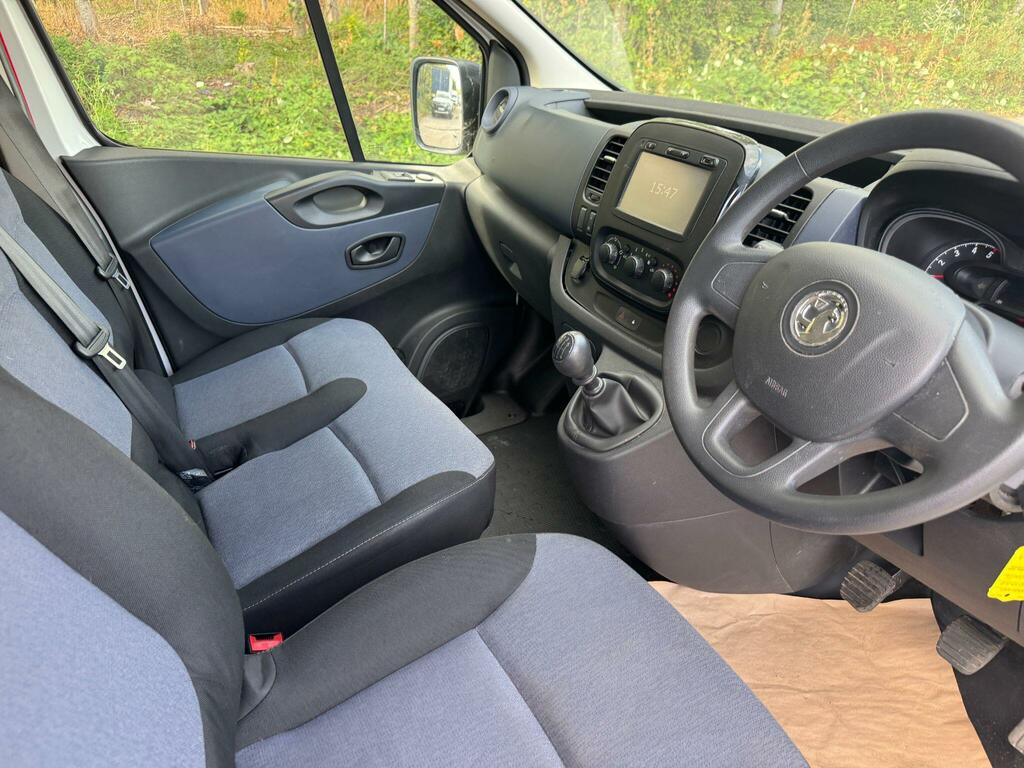Vauxhall Vivaro 1.6 Cdti 2900 Biturbo Ecotec Panel Van Silver #9