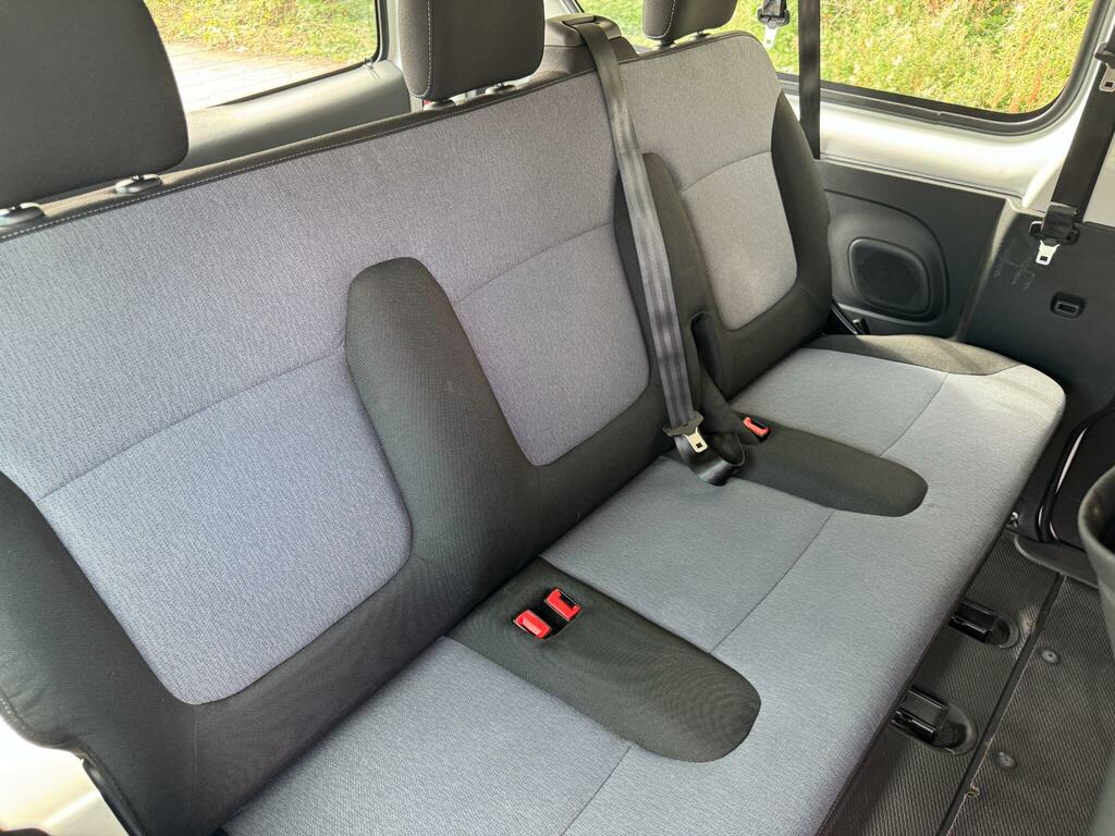 Vauxhall Vivaro 1.6 Cdti 2900 Biturbo Ecotec Panel Van Silver #16