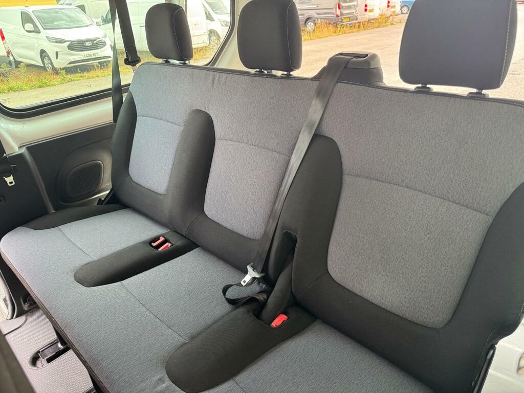 Vauxhall Vivaro 1.6 Cdti 2900 Biturbo Ecotec Panel Van Silver #20