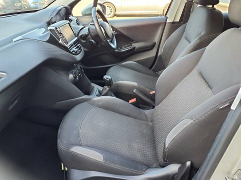 Peugeot 208  Silver #10