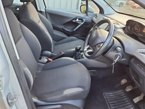 Peugeot 208  Silver #11