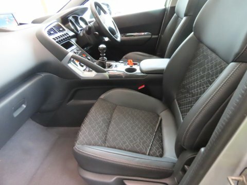 Peugeot 3008 Active Silver #10