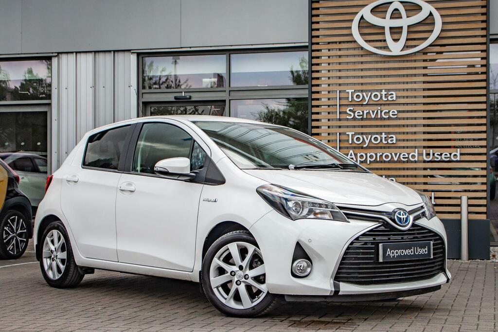 Toyota Yaris 1.5 Vvt-h Excel Hatchback Hybrid E-cvt White