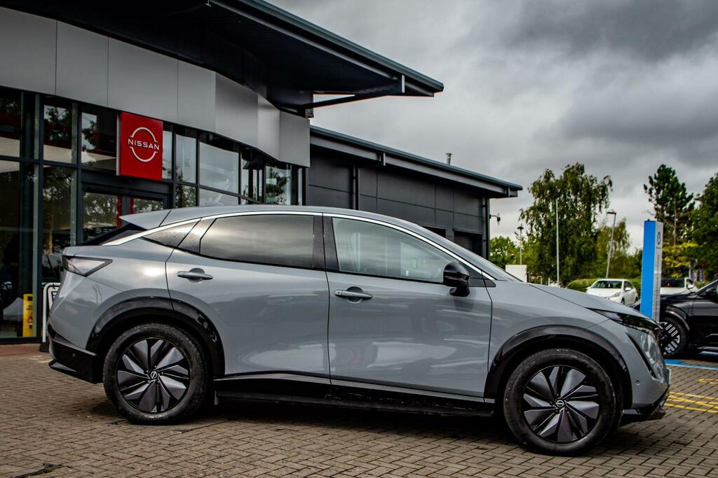 Nissan Ariya 87Kwh Evolve 22Kw Charger Grey #5