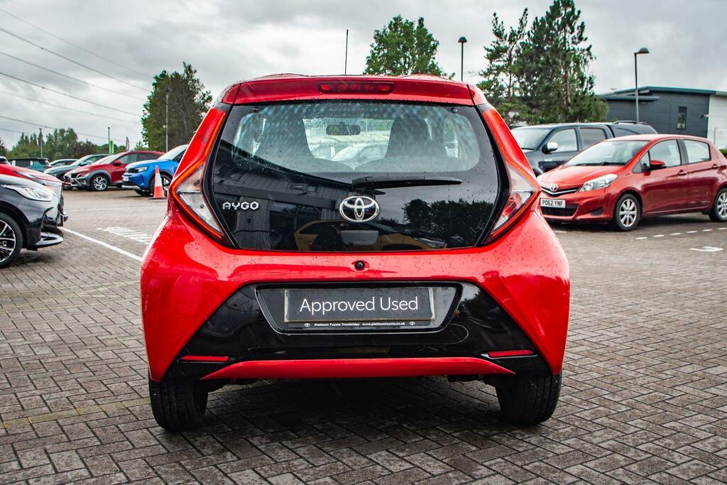 Toyota Aygo 1.0 Vvt-i X-play X-shift Euro 6 Red #3