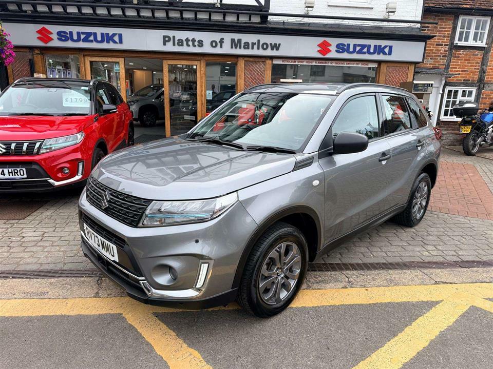 Suzuki Vitara Go 1.4I Boosterjet Hybrid Grey #2