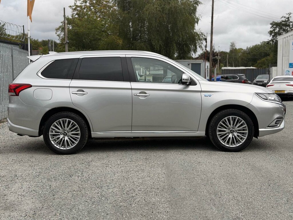 Mitsubishi Outlander 2.4 Outlander 4Hs Phev Cvt 4Wd Silver #4
