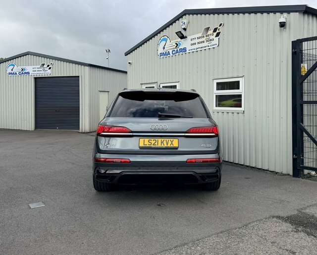 Audi Q7 3.0 Tdi V6 45 Black #4