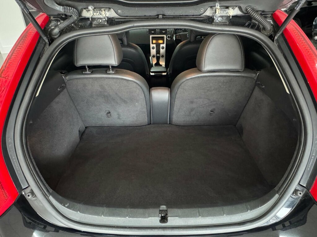 Volvo C30 C30 R-design White #66