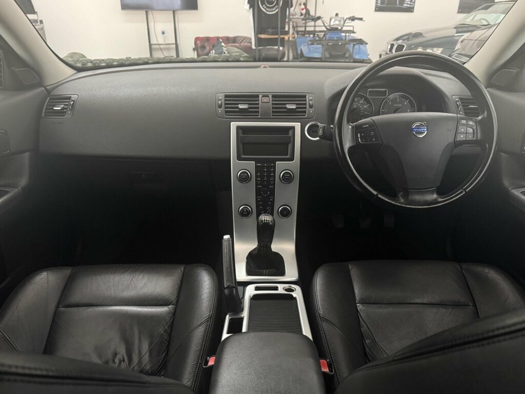 Volvo C30 C30 R-design White #61