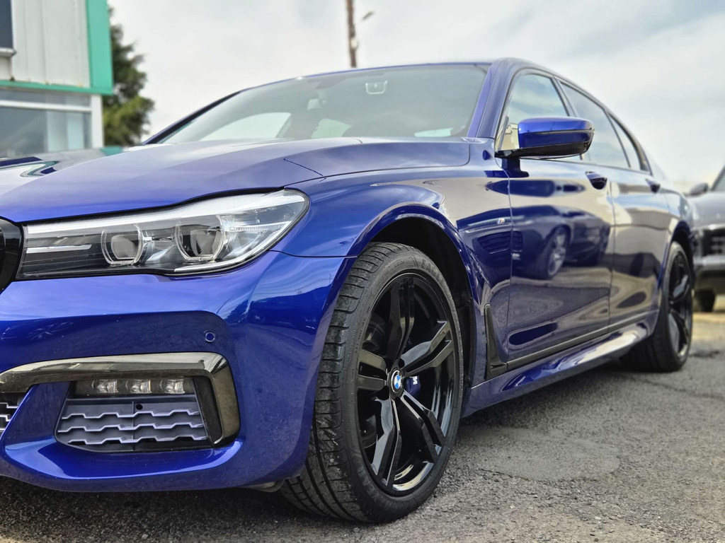 BMW 7 Series  Black #20