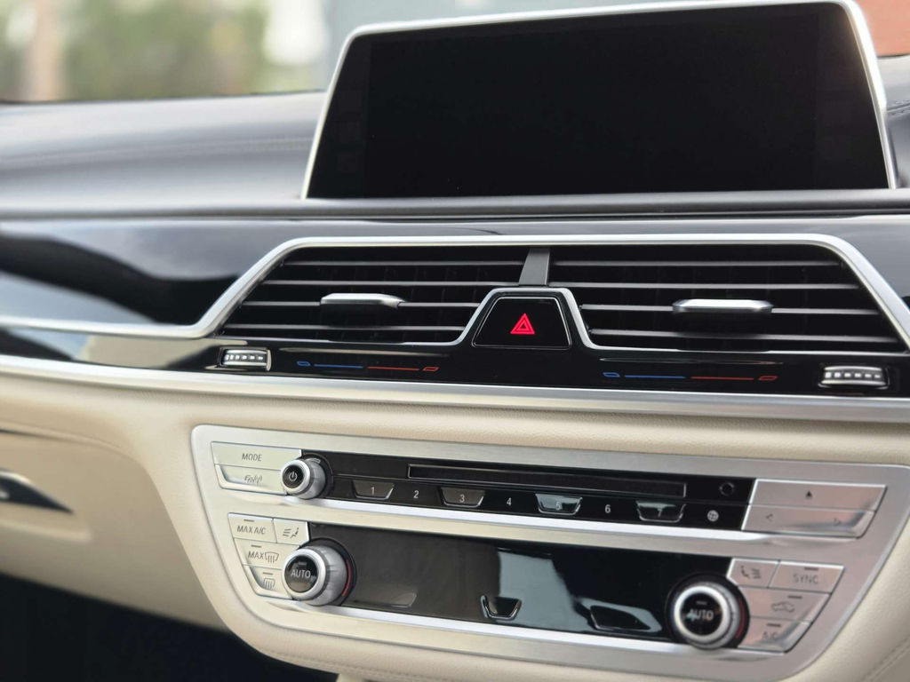 BMW 7 Series  Black #10