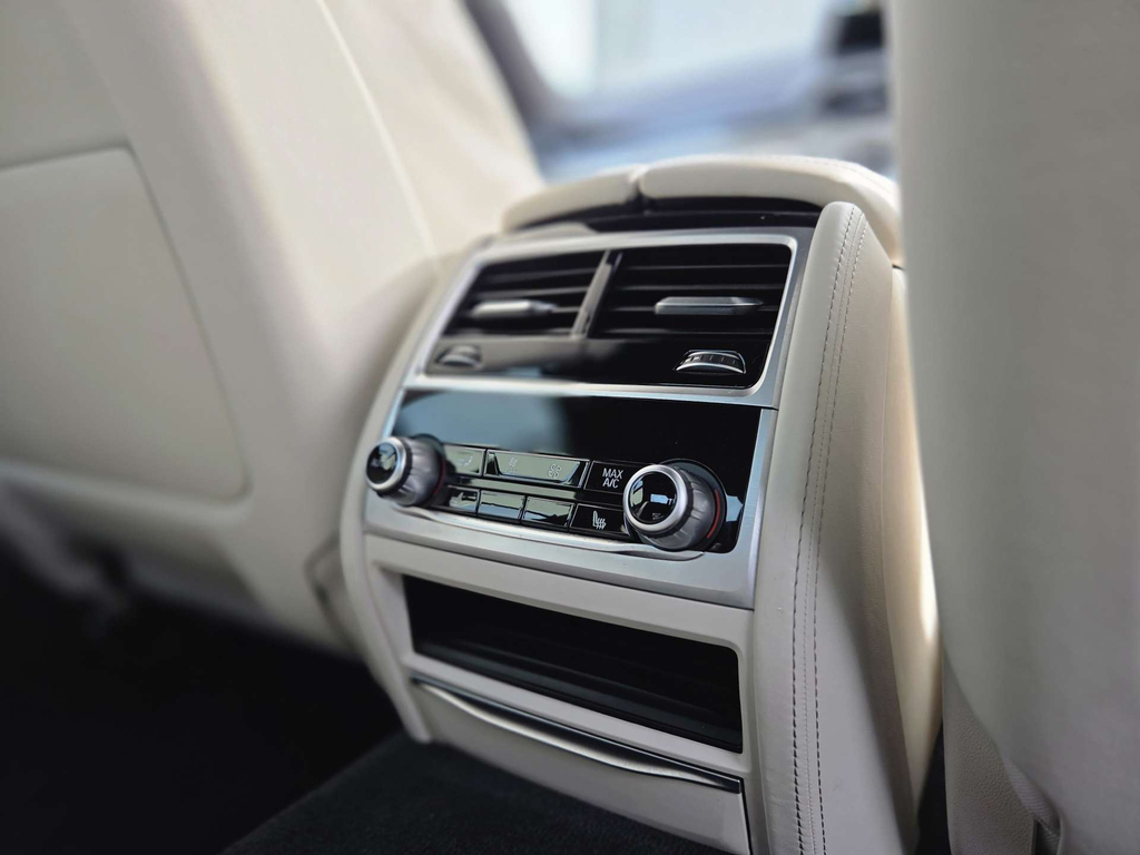 BMW 7 Series  Black #11