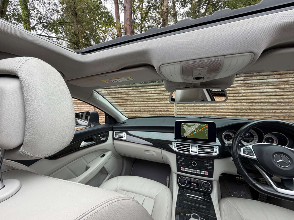 Mercedes-Benz CLS White #52