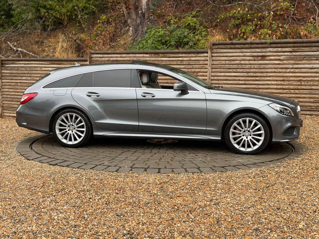 Mercedes-Benz CLS White #25