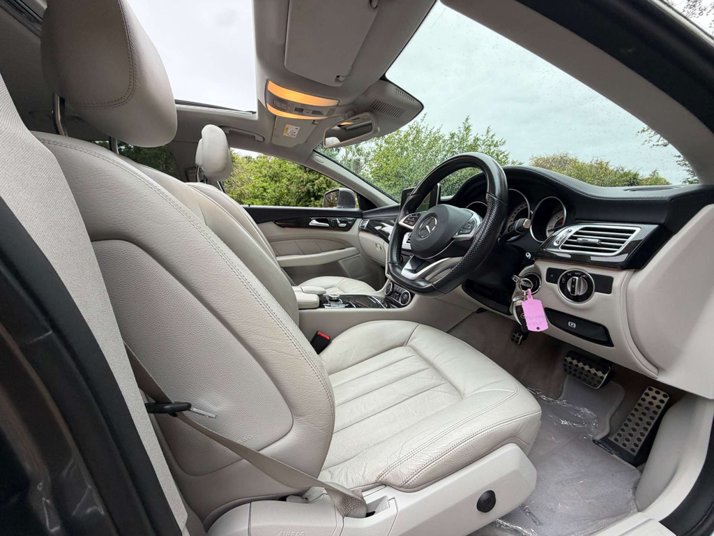 Mercedes-Benz CLS White #49