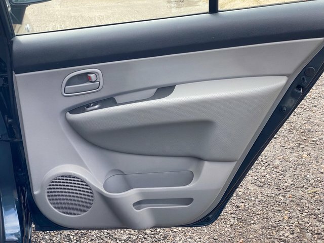 Kia Carens 2.0 Crdi Ls Silver #44