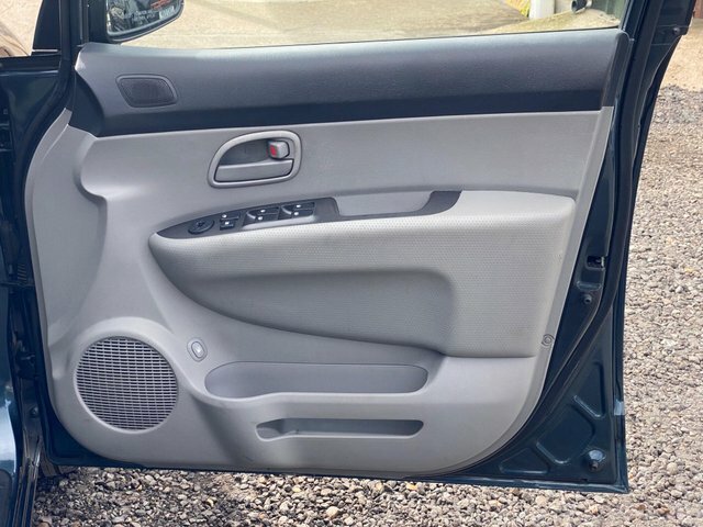 Kia Carens 2.0 Crdi Ls Silver #40