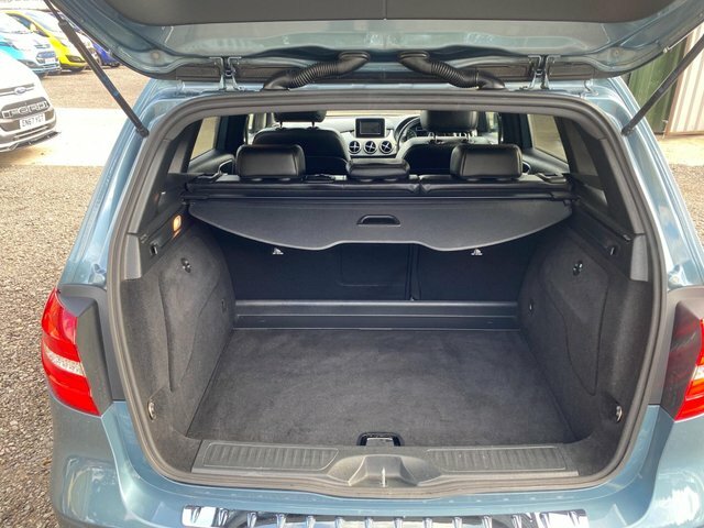 Mercedes-Benz B Class Se White #59