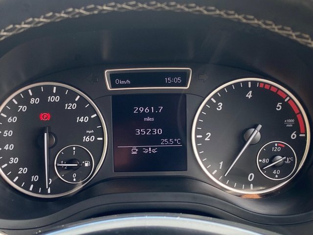Mercedes-Benz B Class Se White #8