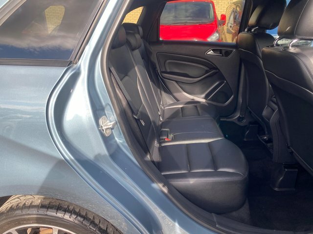 Mercedes-Benz B Class Se White #53