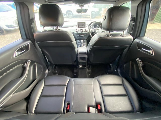 Mercedes-Benz B Class Se White #62