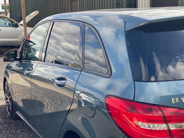 Mercedes-Benz B Class Se White #30