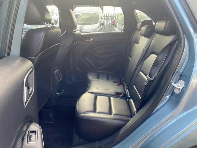 Mercedes-Benz B Class Se White #63