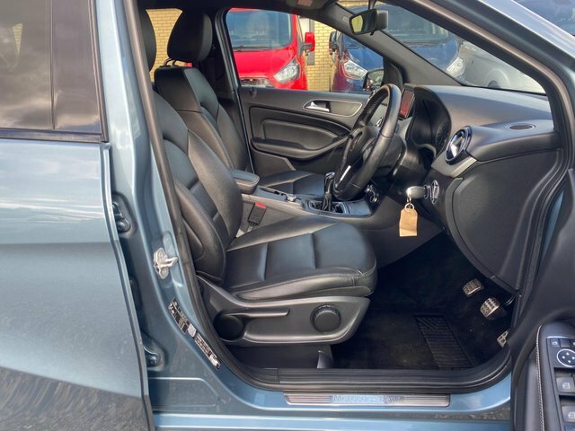 Mercedes-Benz B Class Se White #6