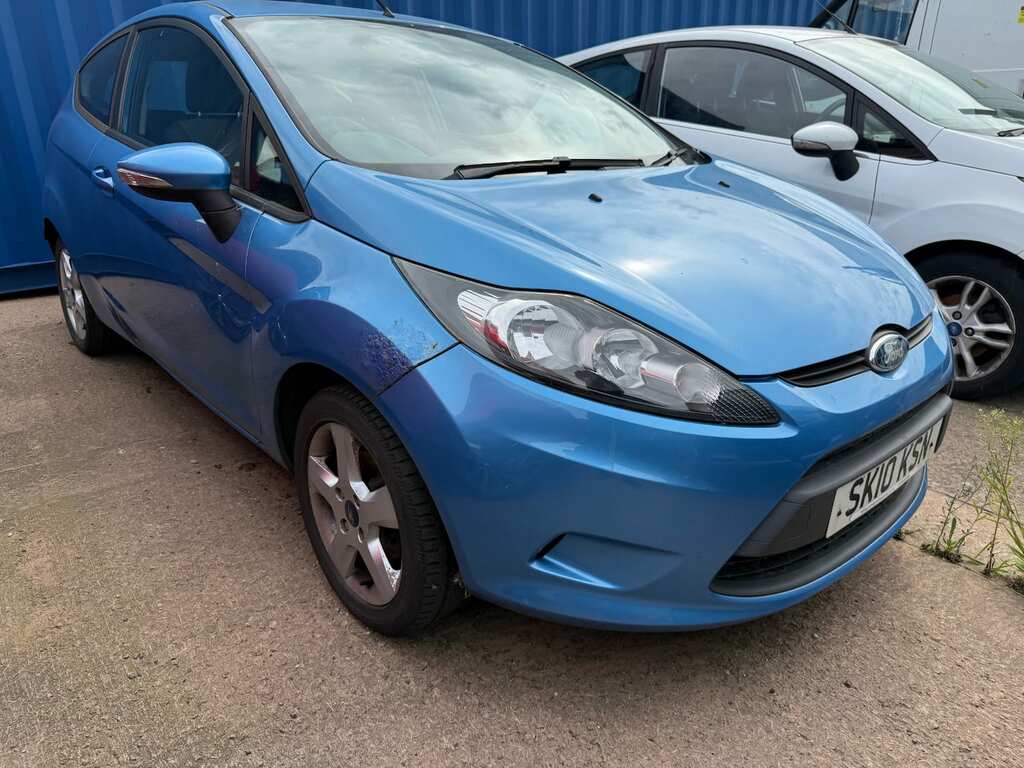 Ford Fiesta Titanium Hatchback Red #2
